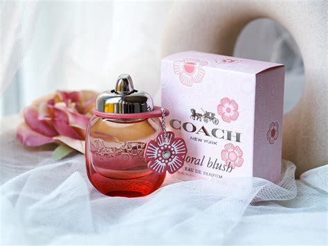 what does coach floral blush smell like